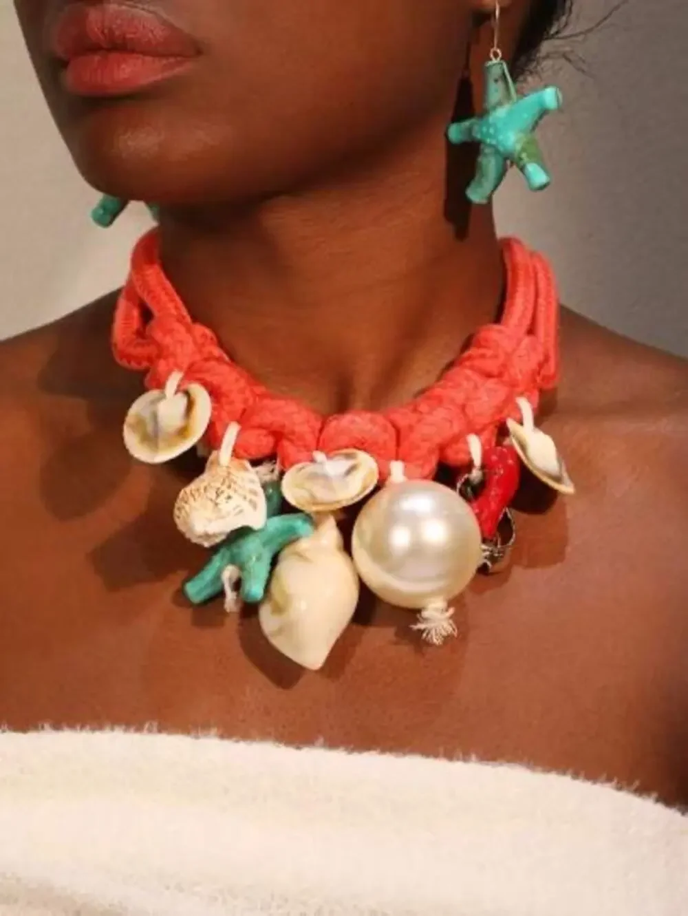 Exaggerated oversize snail shell necklace with sea star earrings set
